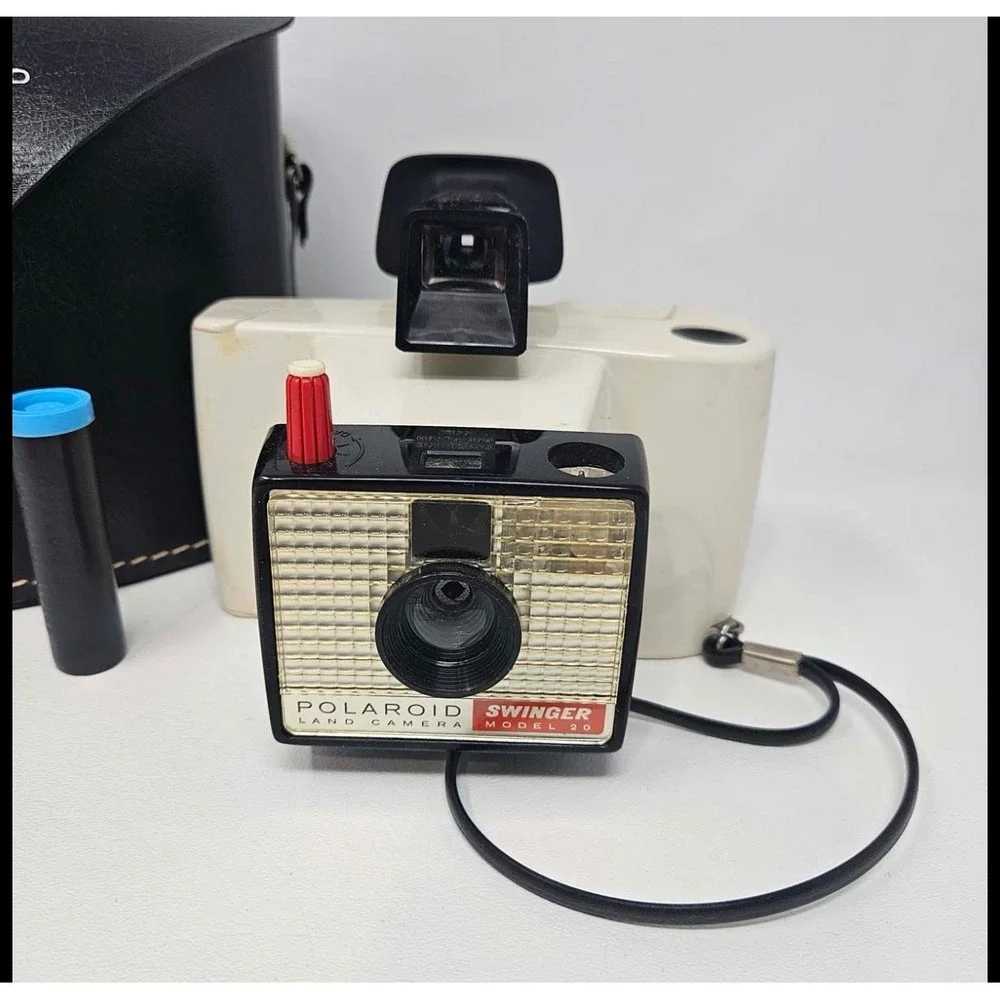 Polaroid Swinger Model 20 Land Camera with Carryall Case 320 and Manual‎ Vintage